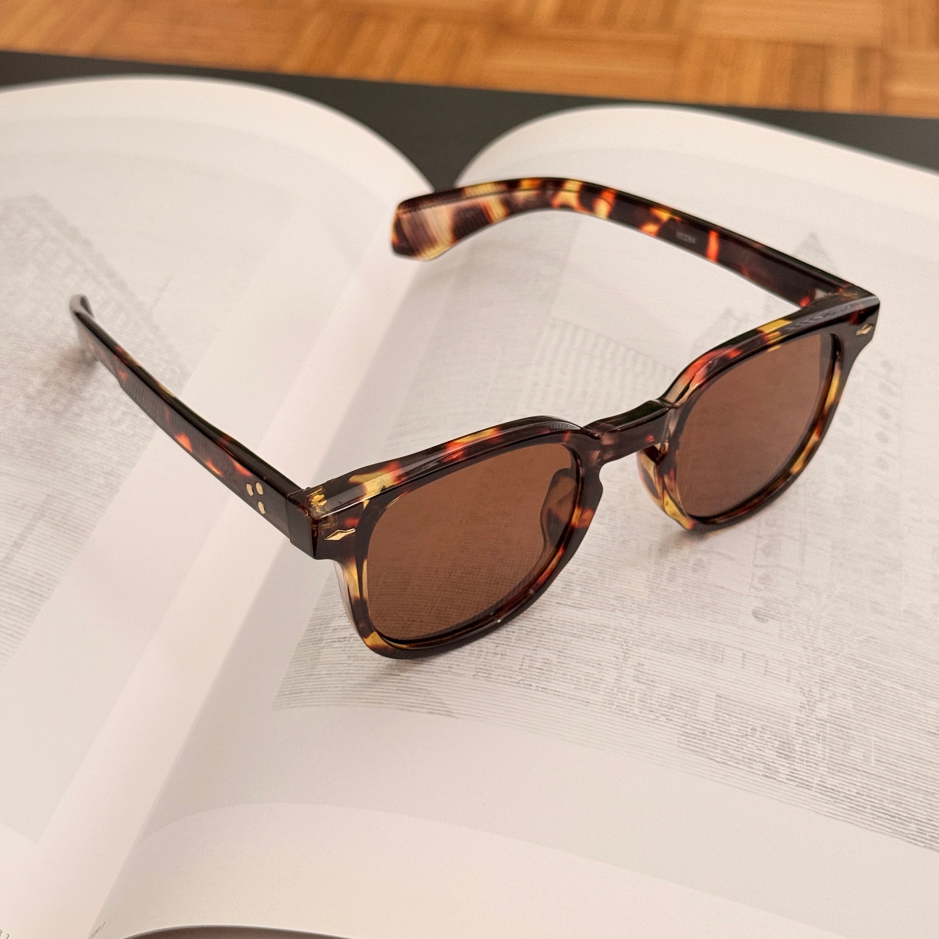 T-shell Vintage Sunglasses